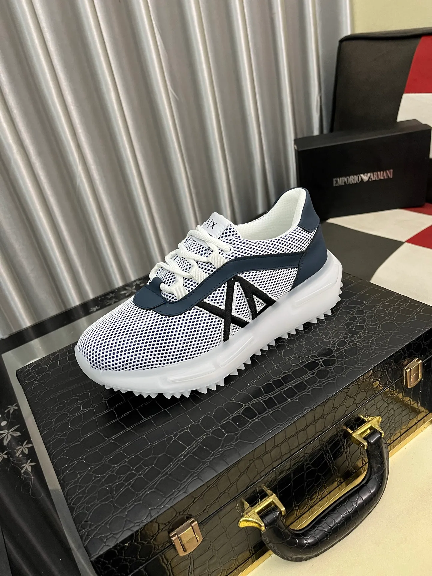 Men's Men's Shoes💰458⌚️⌚️Dior unique modern style sneakers. Counter purchasing 🏃casual leather shoes😍😍 original cowhide leather imported from Italy (refuses to discolor and grind feet) soles: original soles specially provided by the original factory, super cool😍 lace up and walk with wind👍 style design ⚠️ super comfortable and wear-resistant original soles. Just like shooting the real thing 🎬The real thing is better Code number: 38-443️⃣Colors available